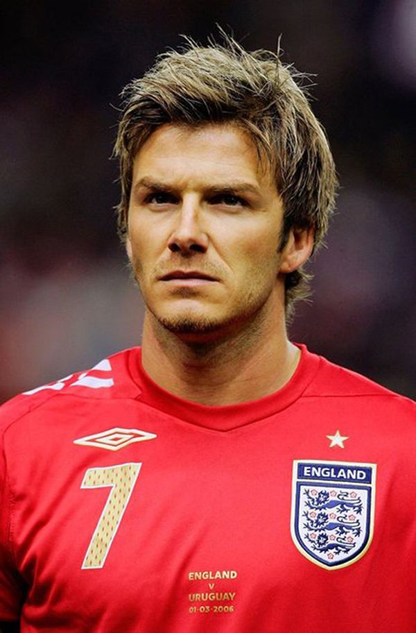 天下足球催泪旁白卡卡,天下足球十大催泪旁白解说是谁