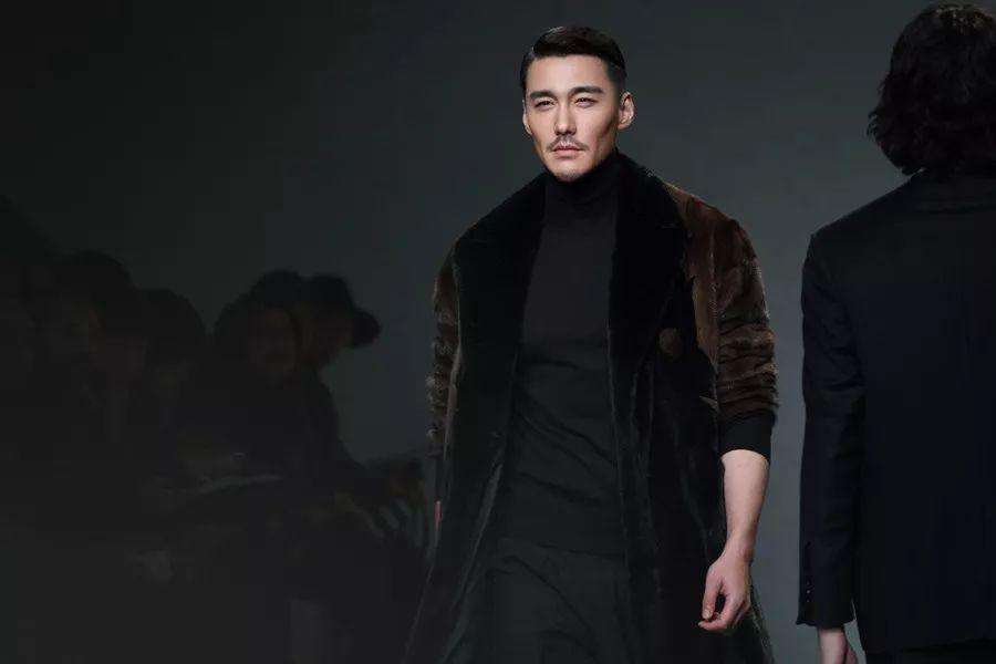 中国男模胡兵近照,中国第一男模胡兵年轻时的照片