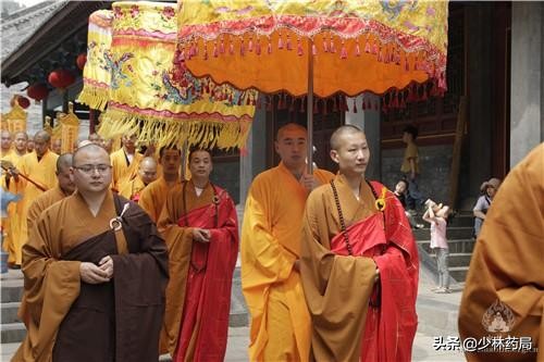 己亥年少林寺水陆*法大**会熏坛洒净