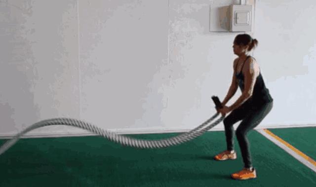 健身房遇到大神,健身房的战绳是练什么的