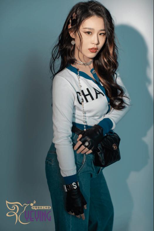 听见好音乐，带你了解歌手叶莺，她是一位可甜可A的Live型小姐姐