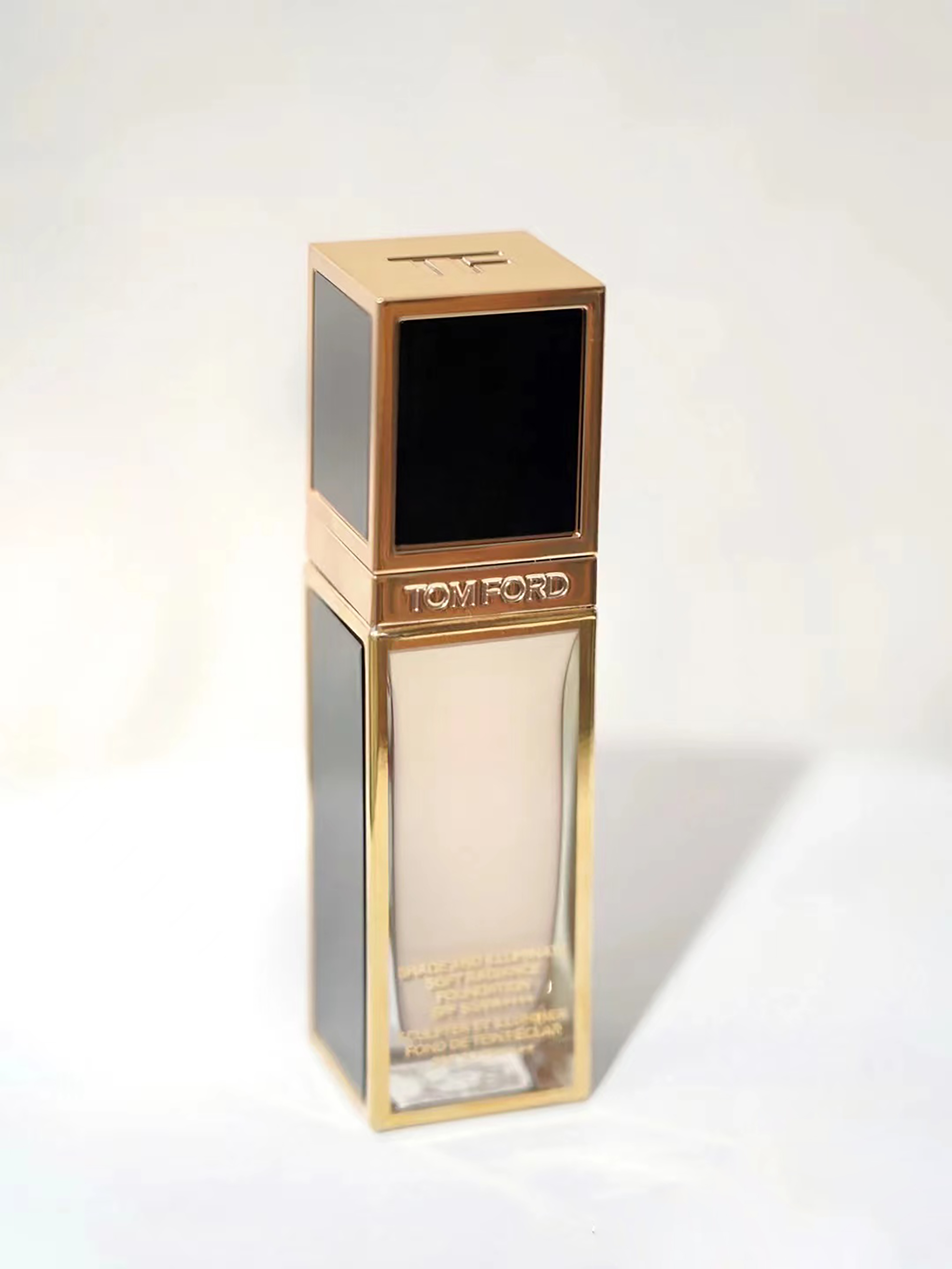 持妆一整天不暗沉的粉底液测评,公认第一不暗沉最好用的粉底液