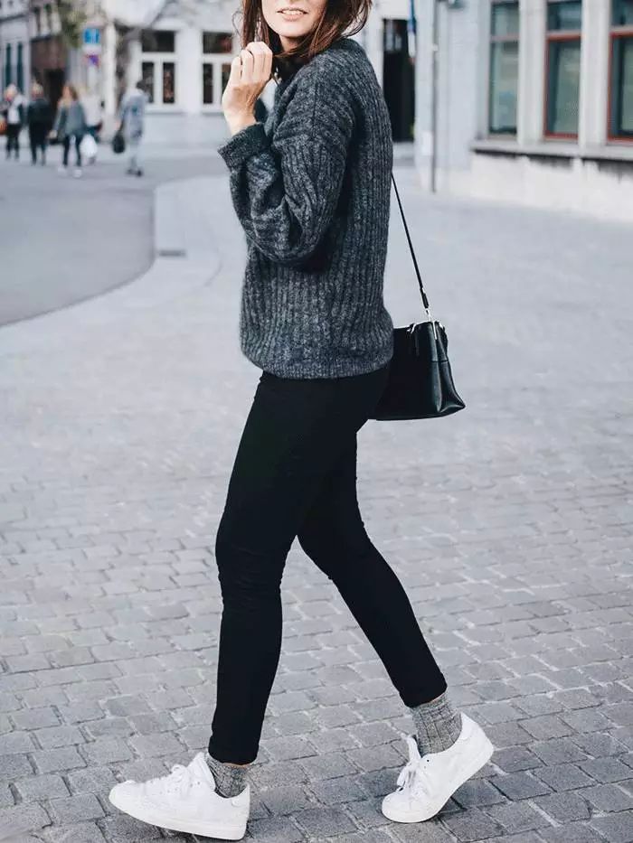 袜子上新,袜靴裙装解锁超能打的时髦组合