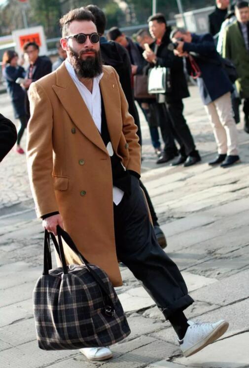 郭敬明为何叫小金人,郭敬明穿大衣完整视频