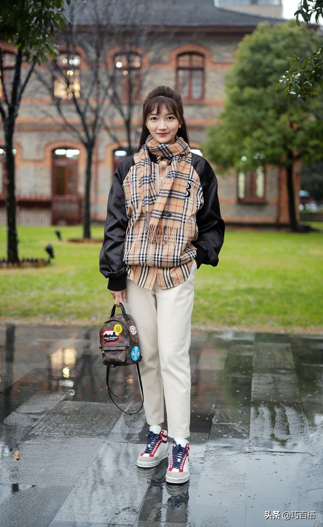 围巾这样系减龄又洋气,三种时髦又保暖的冬日围巾系法