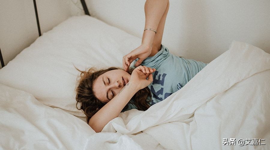 艾嘉仁｜为了颈椎健康，枕头应该选多高？