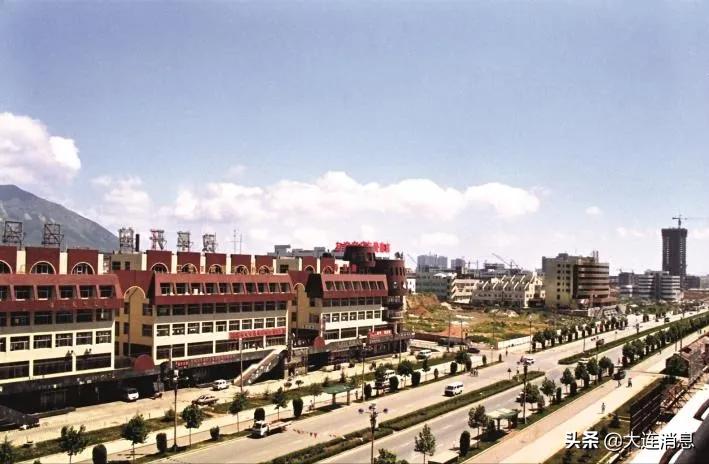 封面的楼你认识吗？大连经济技术开发区金马路-高楼！转王老师