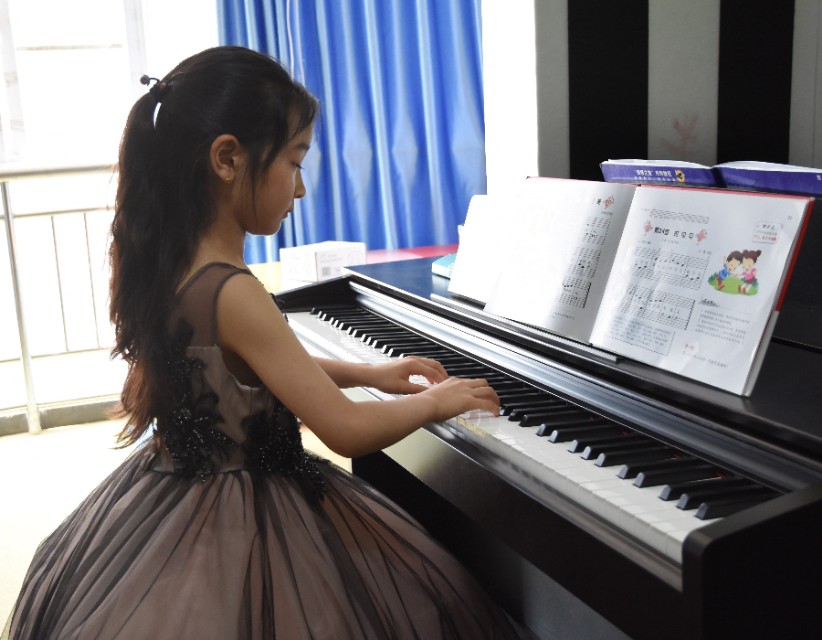 淮阳金色童年钢琴小屋引领孩子们走向正规的艺术道路