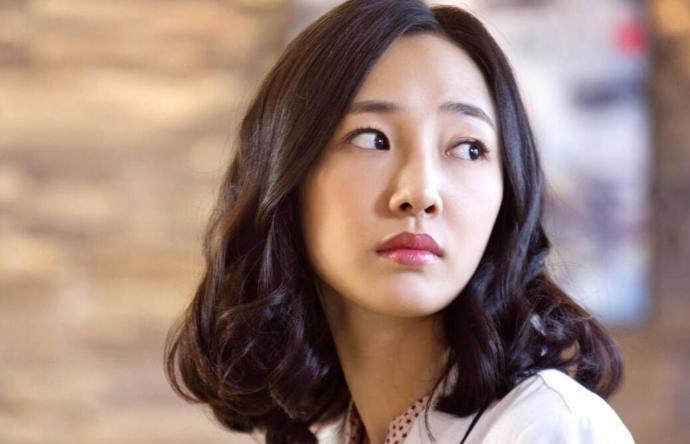 白百何带二胎儿子出门玩耍,白百何二胎是女孩还是男孩