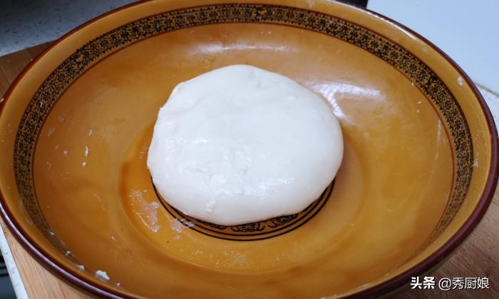 家里有面粉，就能做香酥手抓饼，1次做上30张，5分钟搞定全家早餐