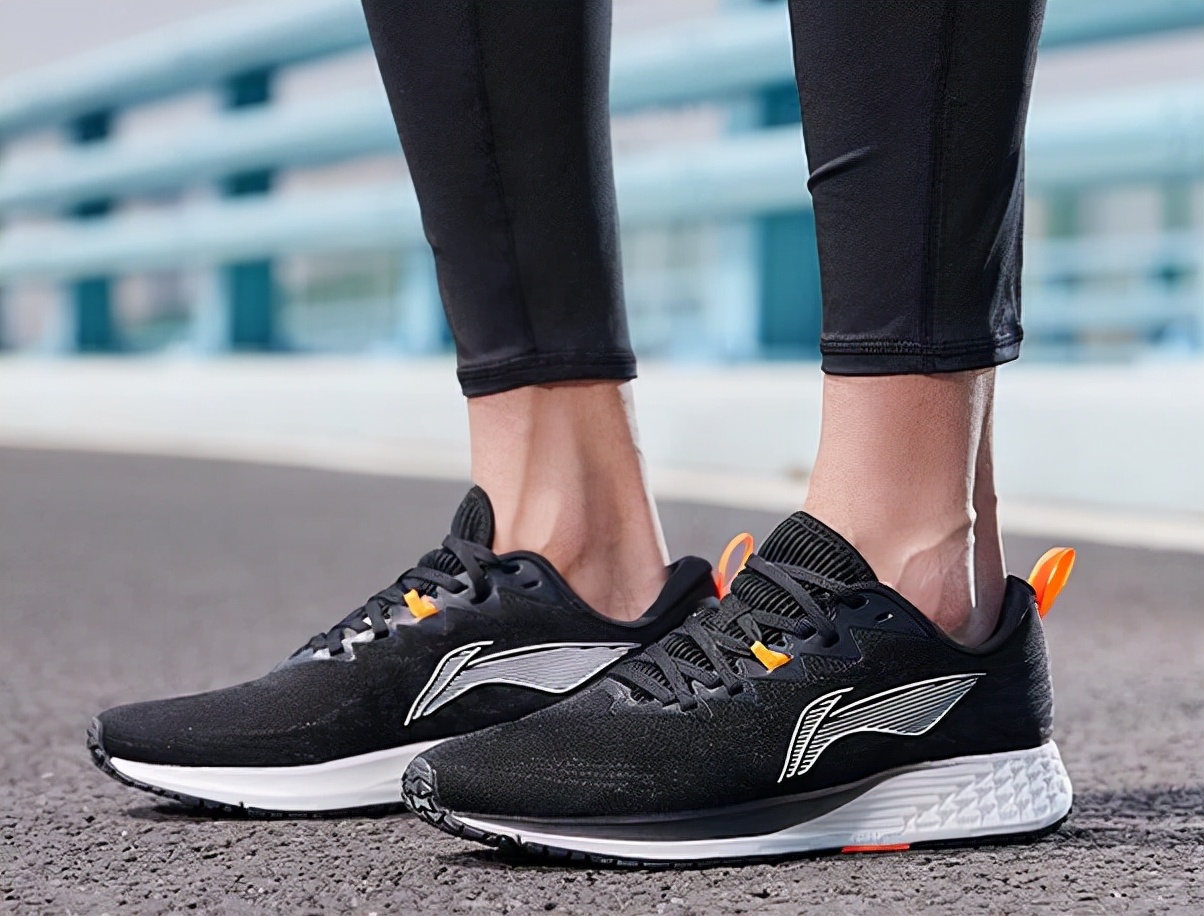 200左右入门耐操跑鞋推荐,特步跑鞋国产入门跑鞋最佳推荐