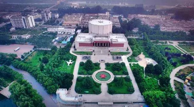 缅怀先烈不忘国耻：安徽淮北天一1300名学生赴台儿庄红色研学游