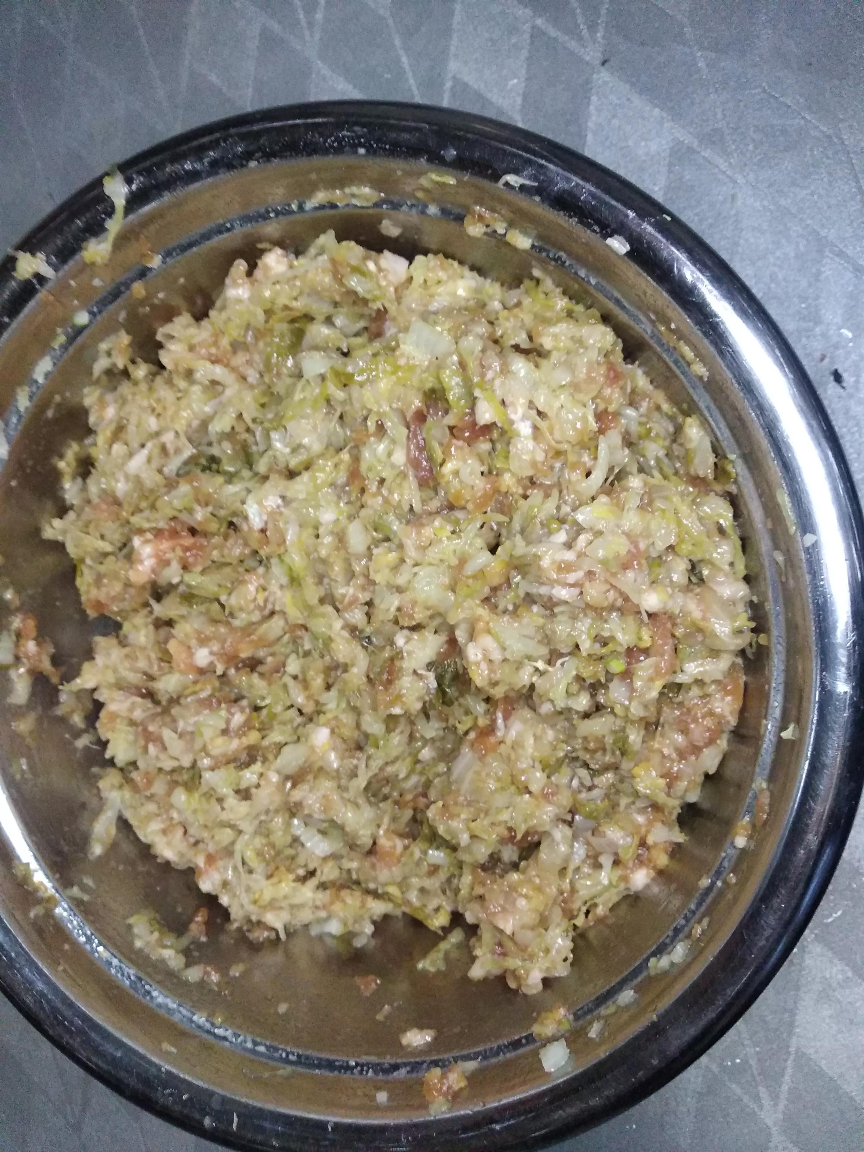 东北酸菜饺子怎么调馅好吃,正宗东北酸菜饺子的做法