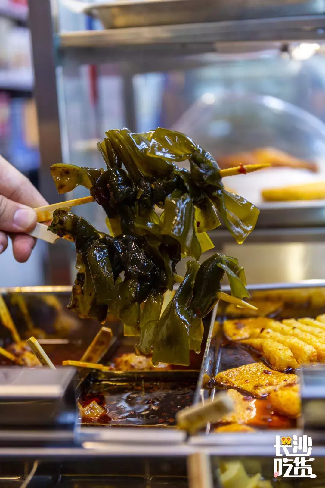 OMG！新佳宜便利店12周年庆全场第二件半价，场面即将失控