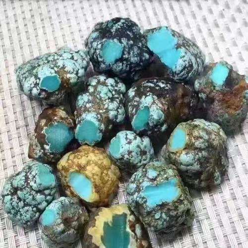 绿松石因为黄金变黑怎么办,绿松石发黑发脏怎么办