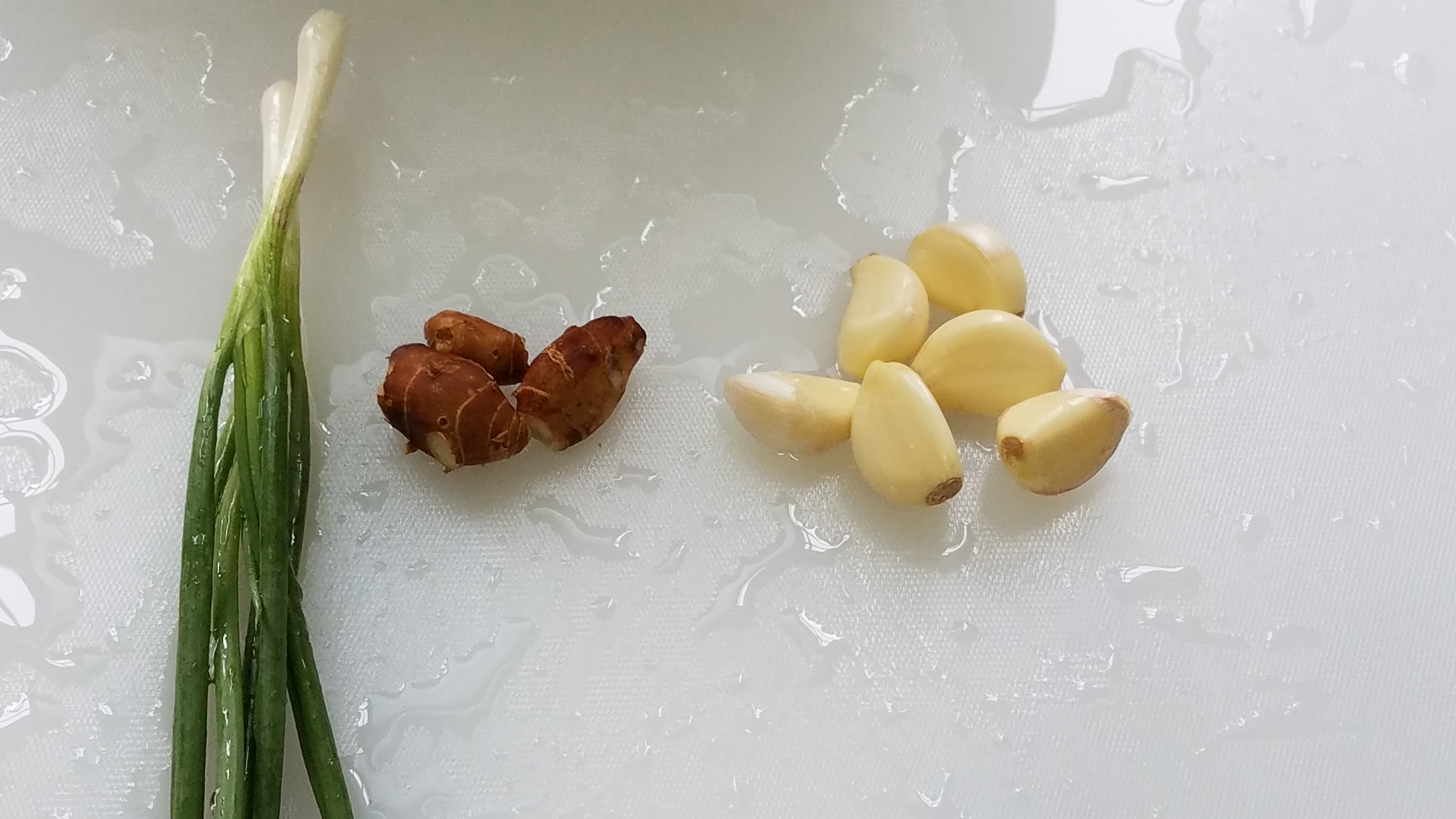 鸭肉别直接炖，教你一个广东做法，营养美味又好吃，味道很棒