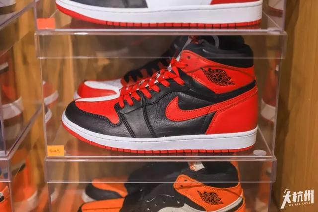 aj 1最好看配色男低帮 (aj1最新配色大全图片低帮)