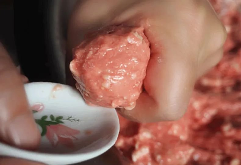 潮汕纯手打纯牛肉丸第一名,潮汕牛肉丸一年发15万条抖音