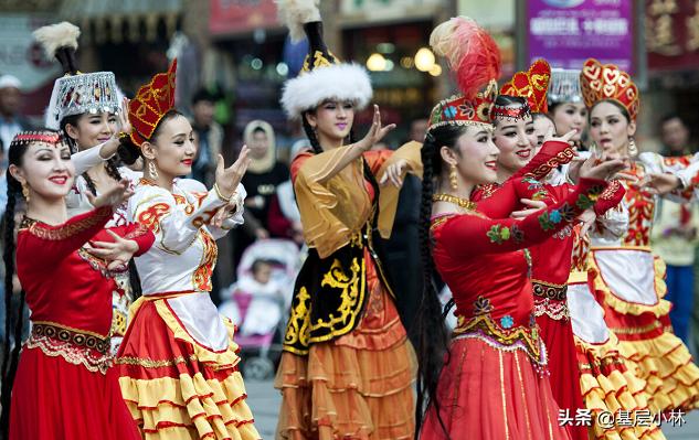 90后美女空姐自曝工资,空姐的真实生活到底是怎样的