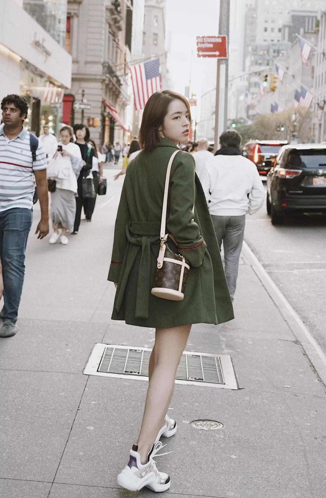 早春风衣穿搭高级感,早春穿搭颜色毛衣外套