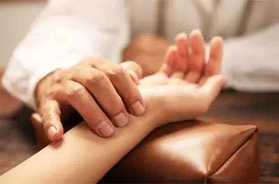 「秦鸿亮讲中医」中医所指的“病”是什么？