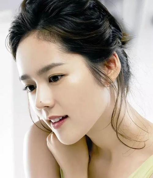 化妆卡粉浮粉不服帖怎么办,化妆怎么不卡粉浮粉