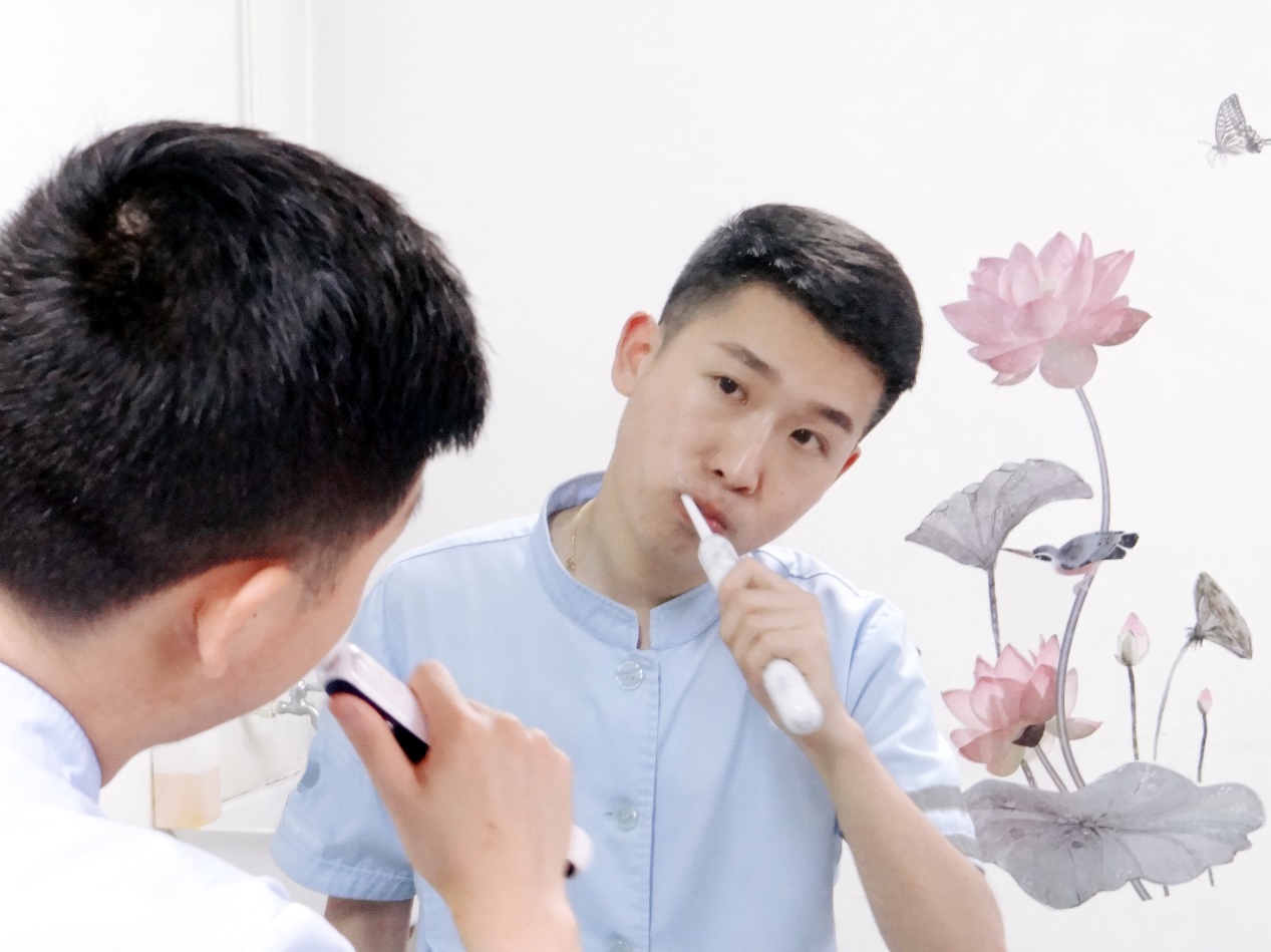 贝医生声波电动牙刷z3,贝医生声波电动牙刷开箱测评