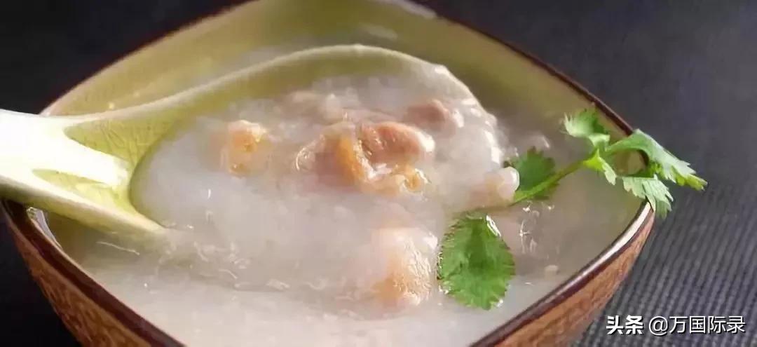 如何防止煮稀饭溢出,煮稀饭总是冒泡怎么办