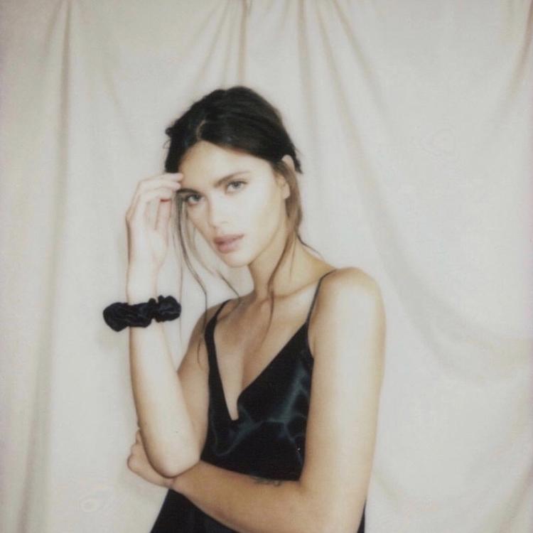 法式赫本风真丝高级感,法式复古大码真丝