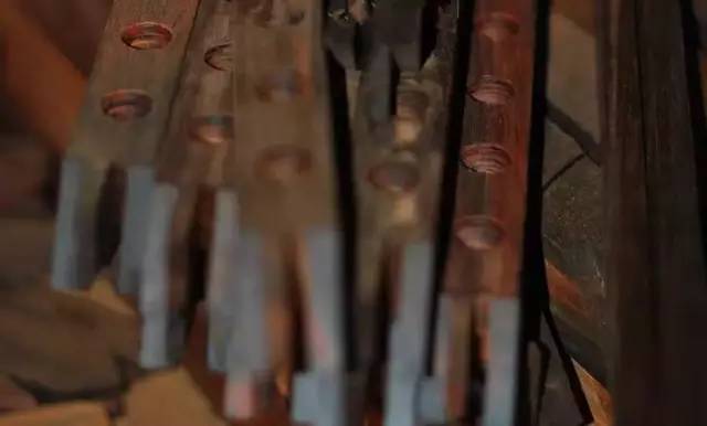 同样都是红木价格怎么相差,同样的实木家具价格相差大