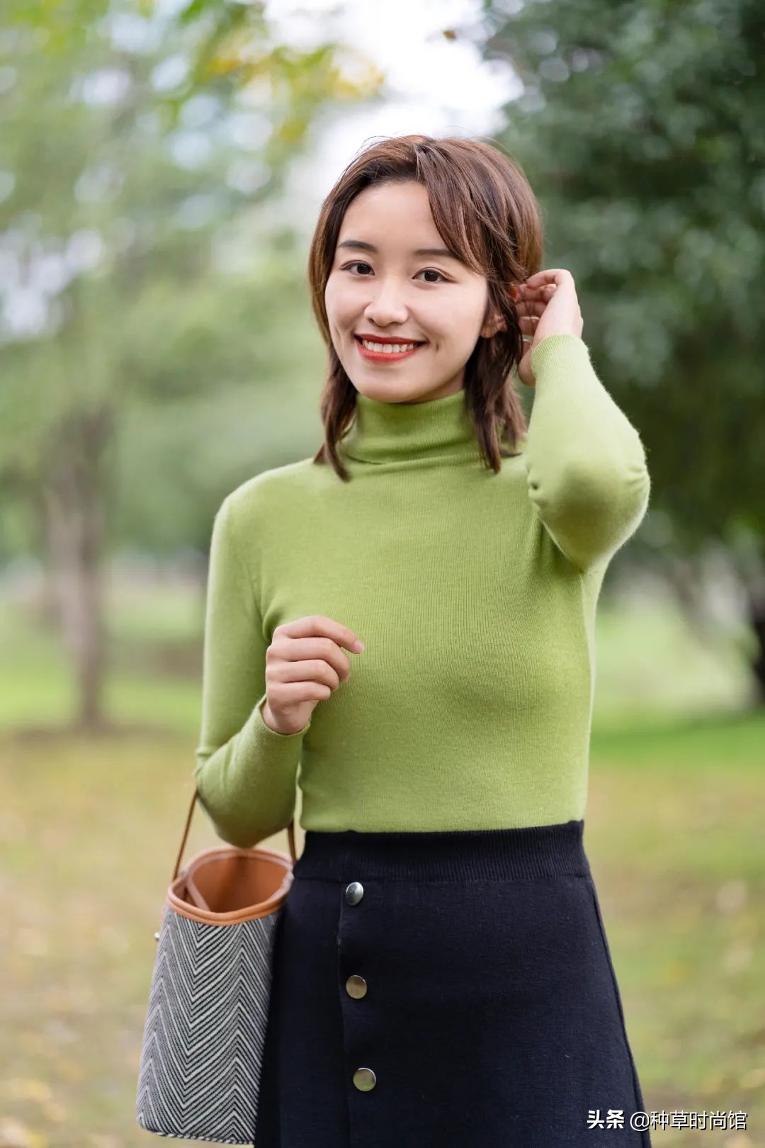 短款驼色和哪三个颜色最搭,今冬穿驼色这6种颜色美爆了