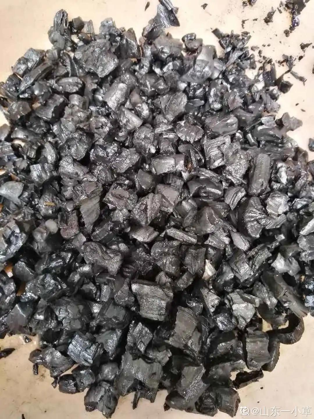 夏天养几盆水培花，清凉又干净，只用水就爆满根，叶子绿得直冒油