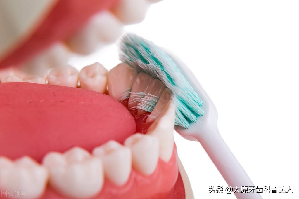 牙龈无缘无故出血是什么病的症状,牙龈萎缩出血有什么治疗的好方法