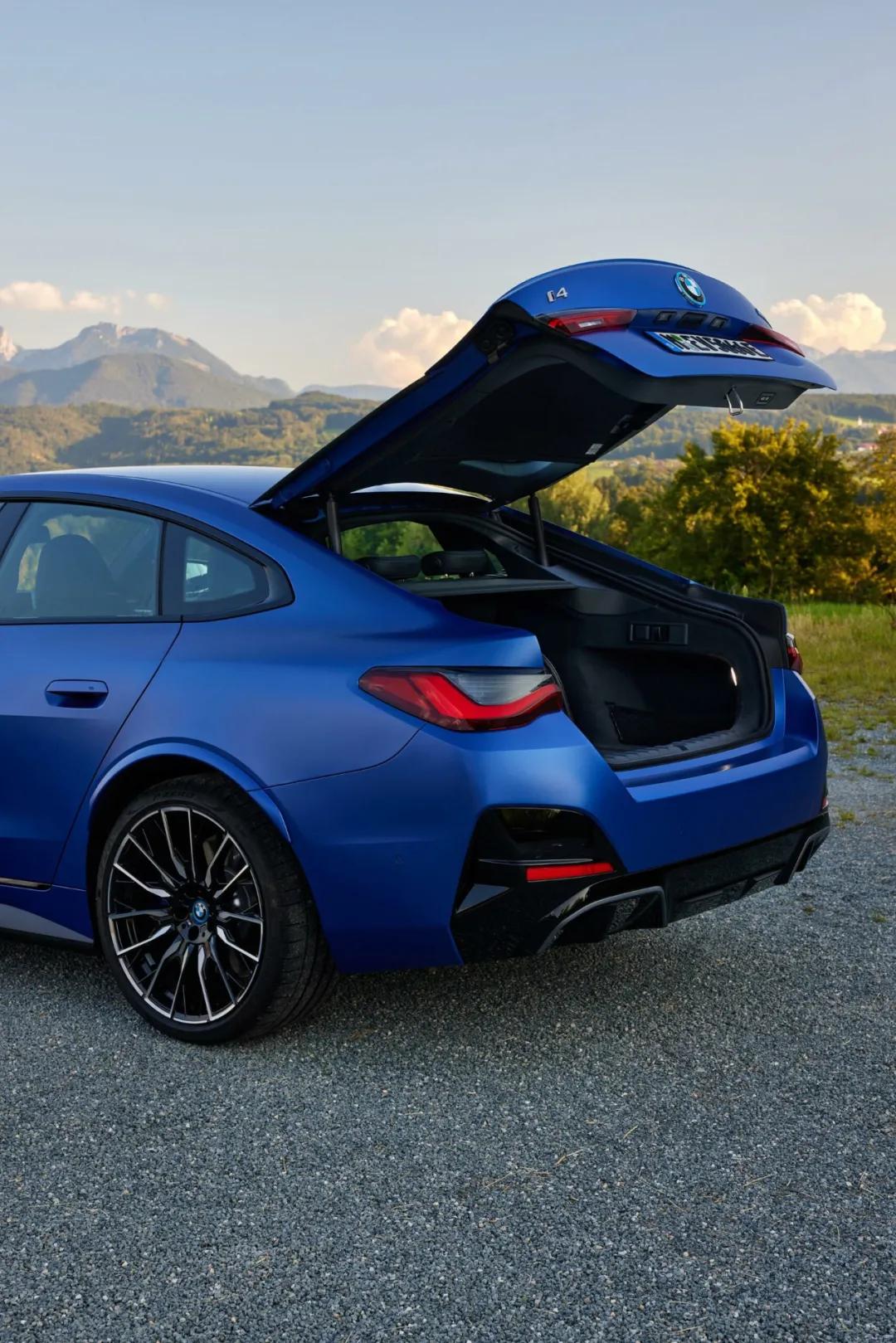 全球首款宝马汽车,宝马纯电动i4试驾视频