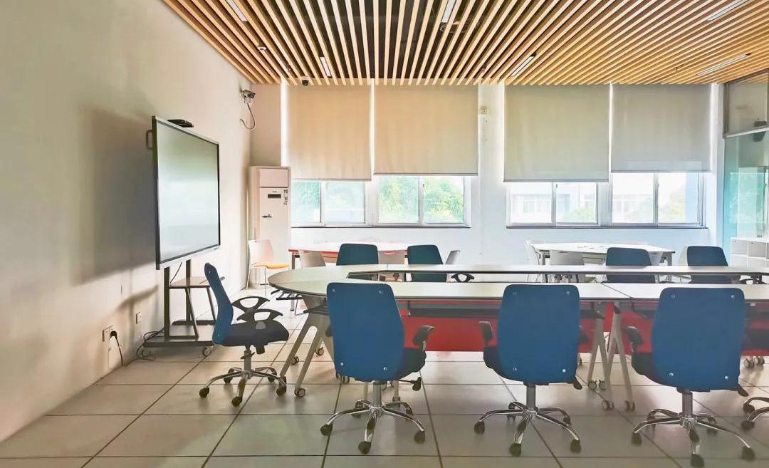 广州最广大学：占地1880余亩，依山傍水，校内坐拥天文台、法庭、演播厅！