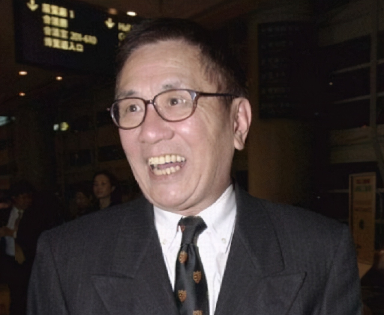 黄霑：离经叛道的“流氓”博士，歌中的江湖再也回不去了