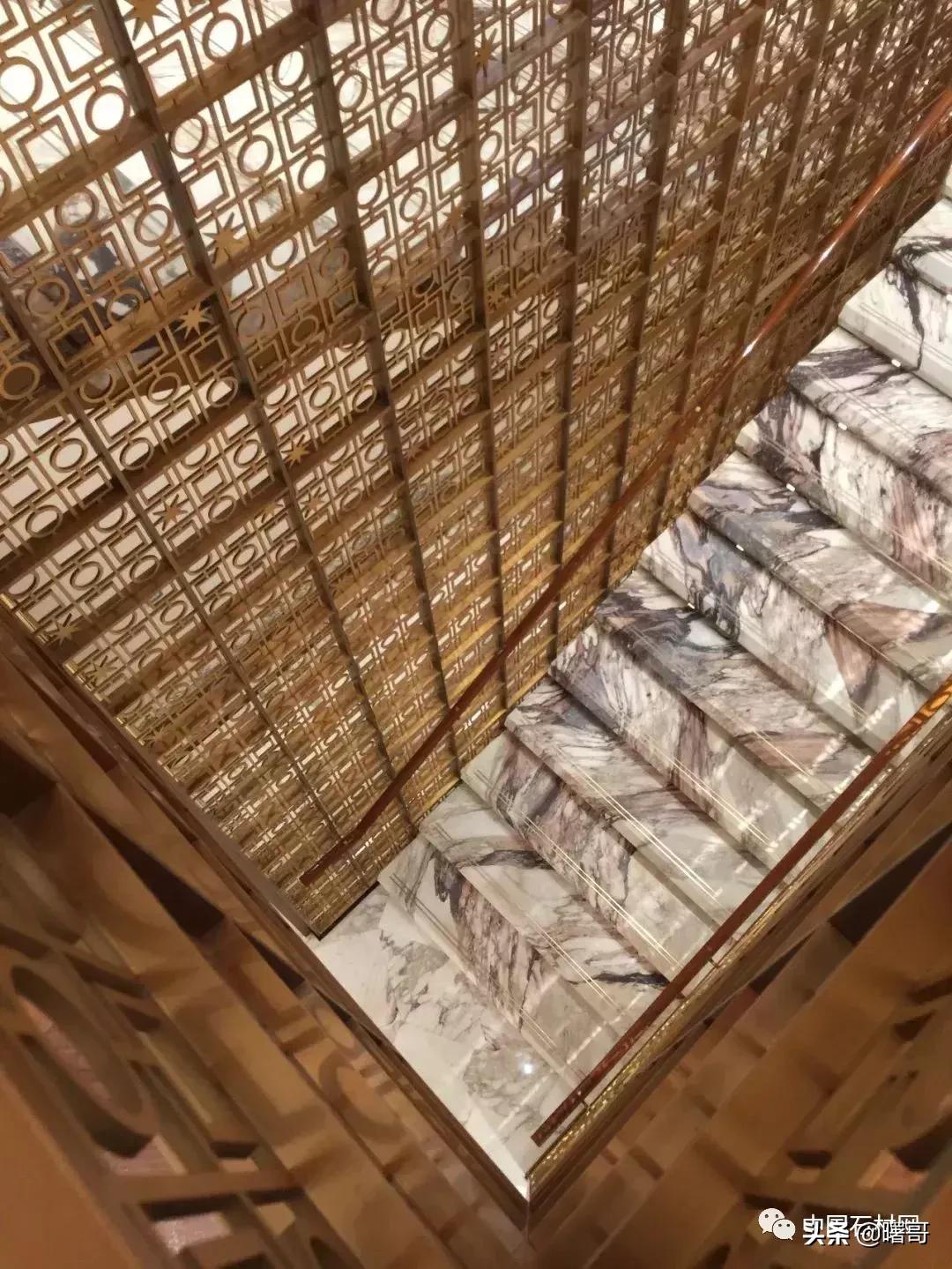 门店大理石楼梯效果图,轻奢大理石楼梯