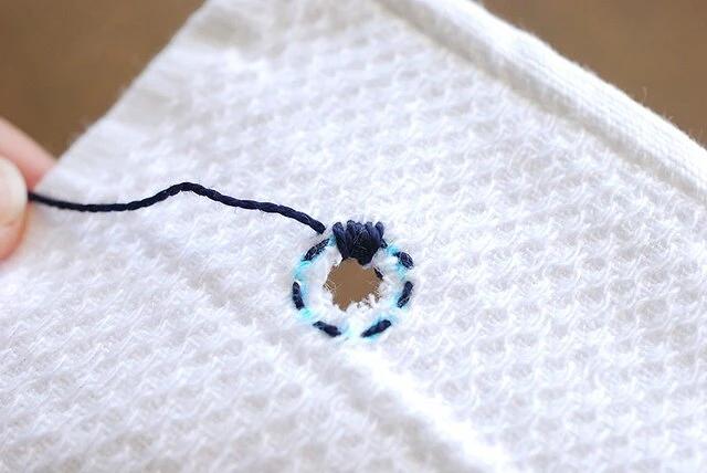 毛巾破洞缝补小窍门,毛巾绣漏针怎么修补
