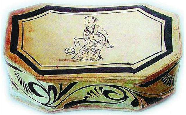 蹴鞠宋代,蹴鞠场边万人看