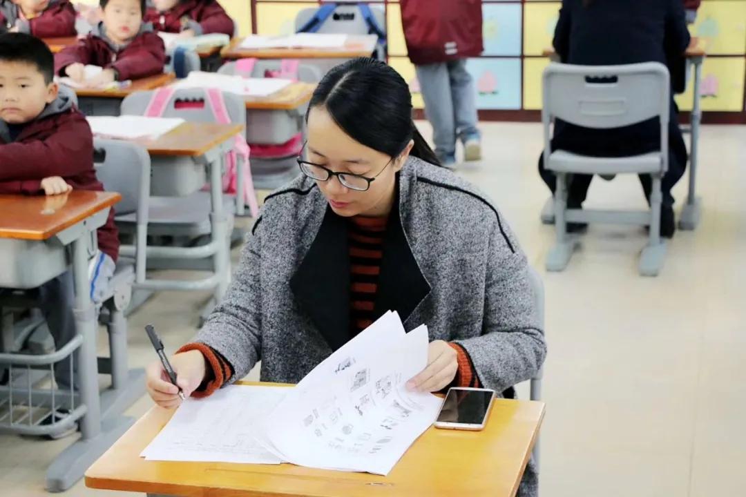 谢菲：三尺讲台践初心，不负韶华育桃李