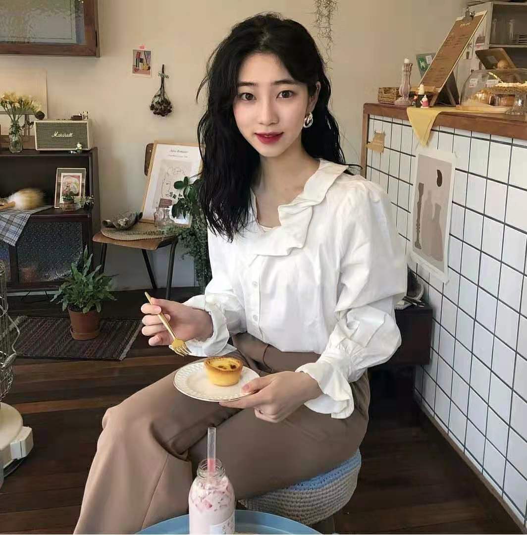 圆脸适合的短发发型烫发免打理,45岁减龄烫发发型免打理