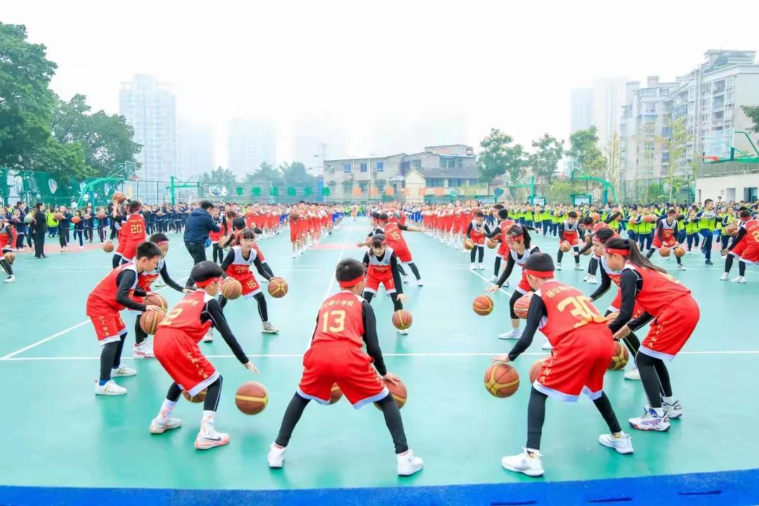 小学课间舞蹈操重庆版,重庆课间操跳什么