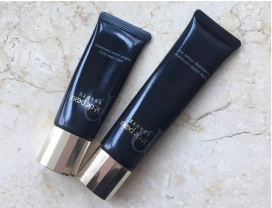 妆前乳补水滋润底妆必备,伊泽瑞尔妆前乳补水滋润底妆必备