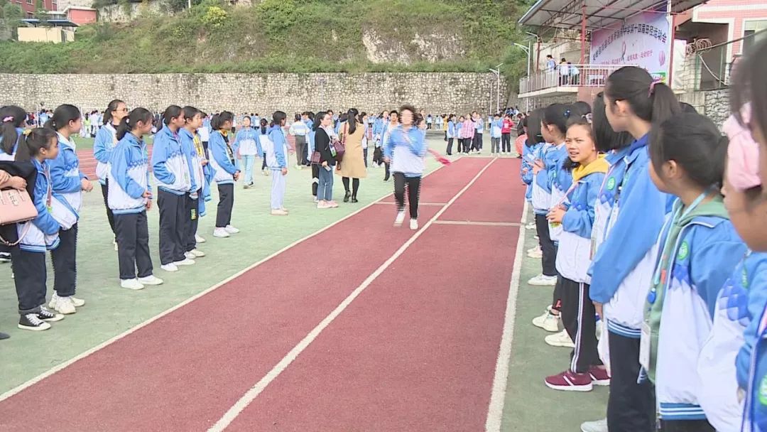 关岭民族寄宿制学校2024艺术节,关岭县寄宿制中学冬季运动会