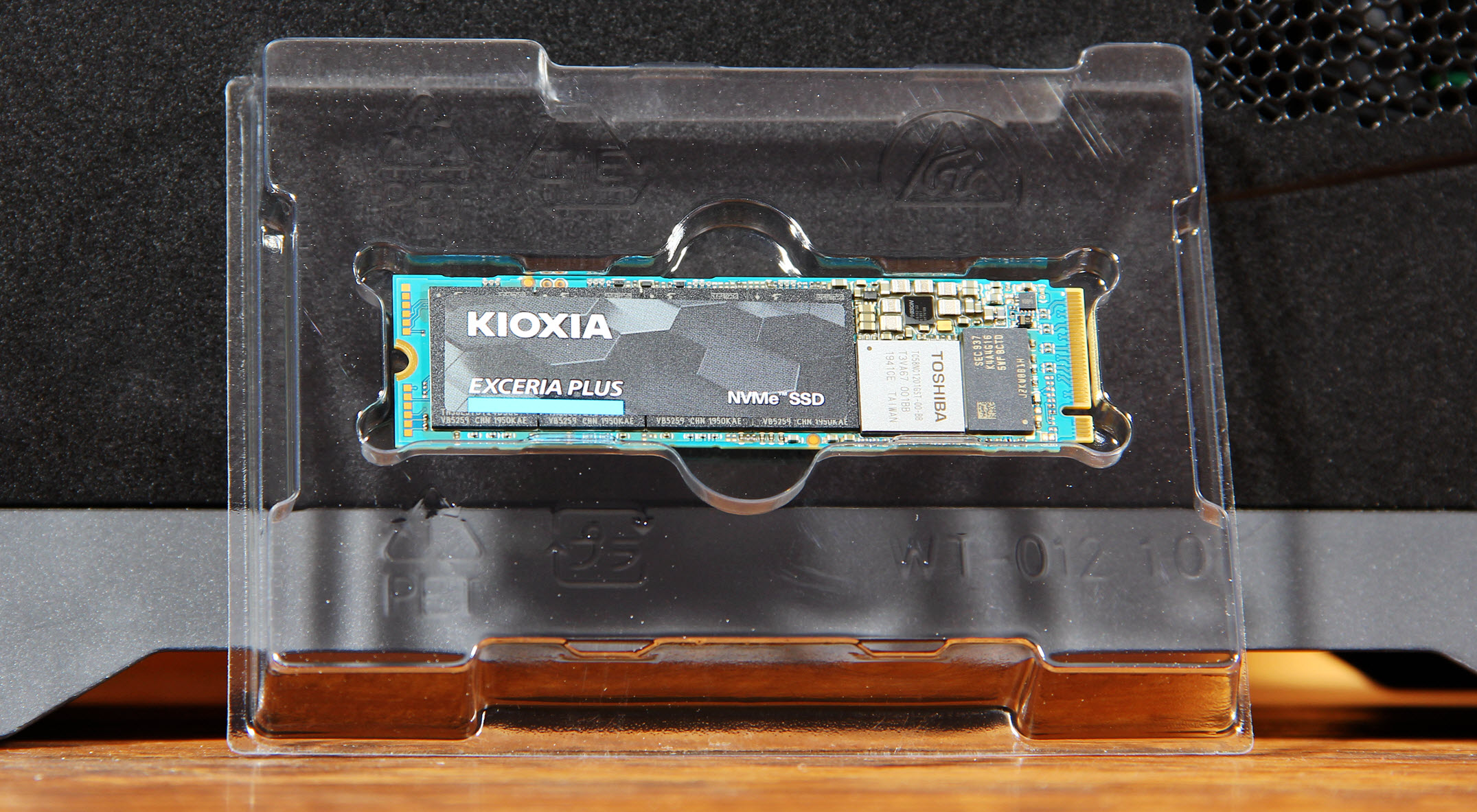 铠侠rc10固态硬盘测评,镁光2200固态对比铠侠rd10