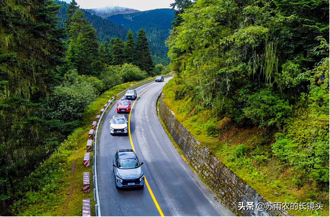 和大V一起翻山越岭高原地区试驾东风日产启辰大V