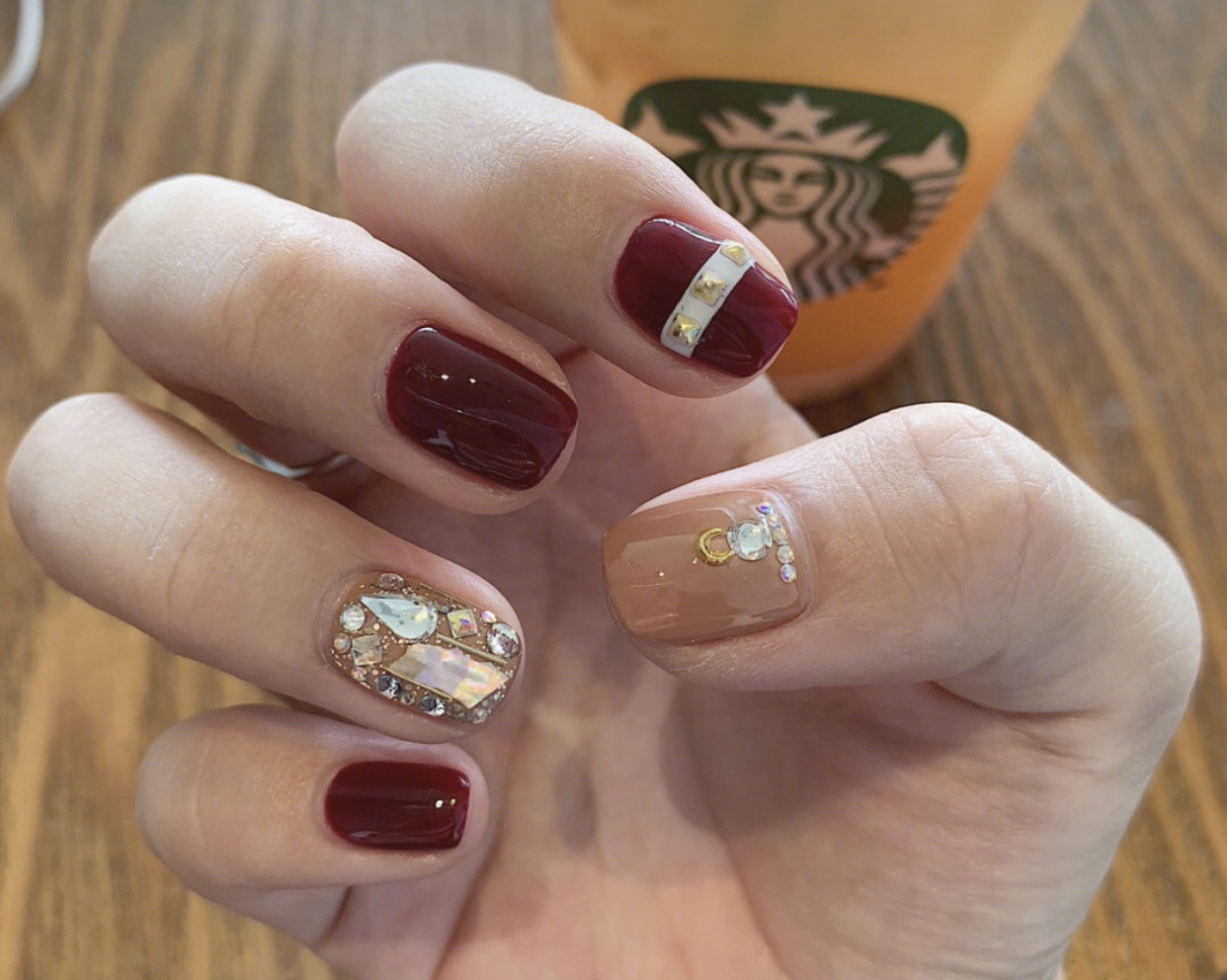 简约高级珍珠钻石美甲,钻石美甲款式简约