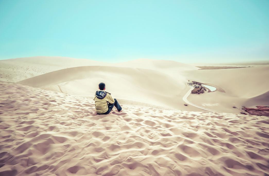 月牙泉到底有多神奇,太神奇了沙漠竟然有绿洲