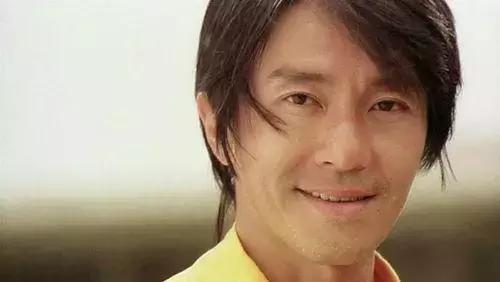 57岁周星驰自述青春：放下过往，也是放过自己