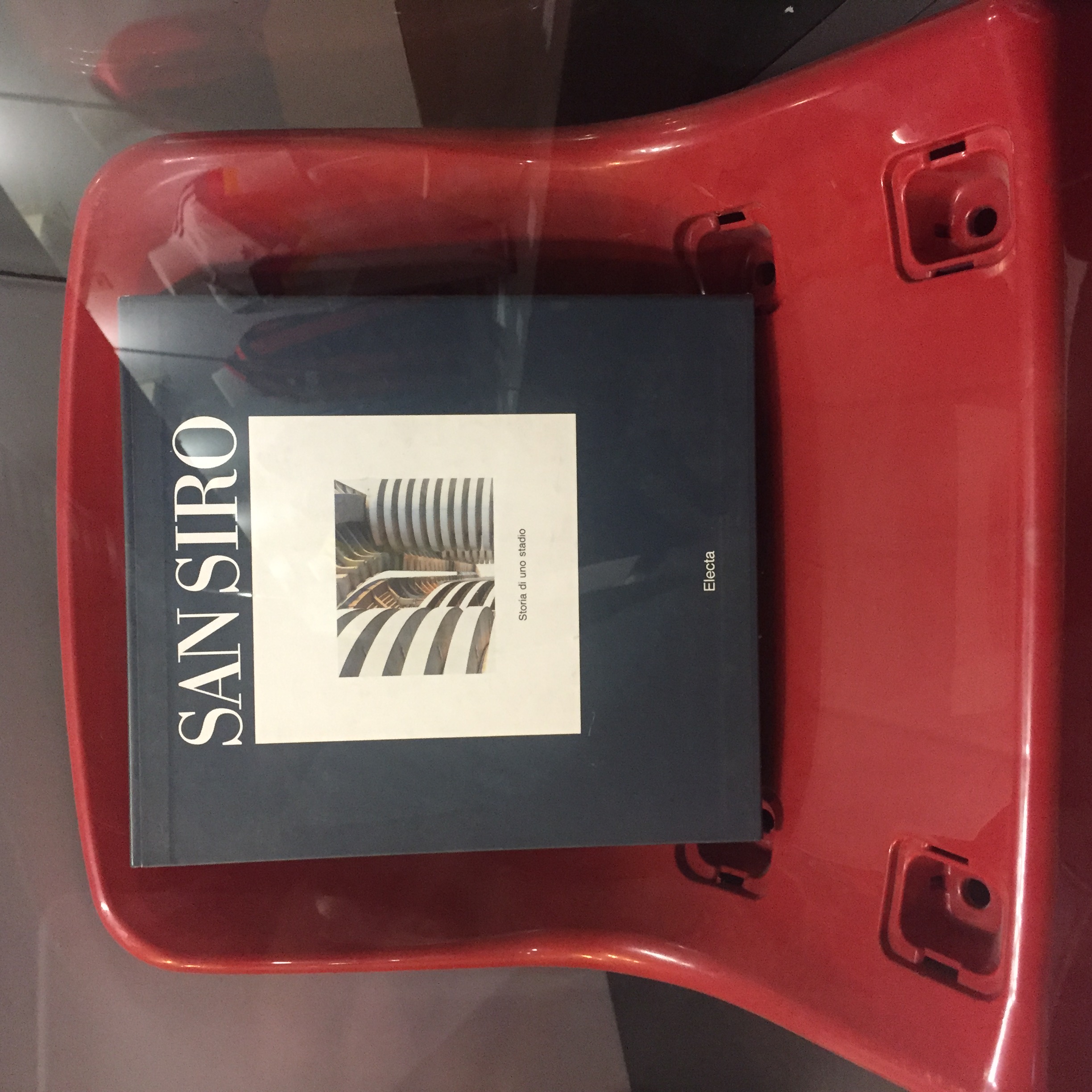 九圣唱粤语歌,圣西罗战歌